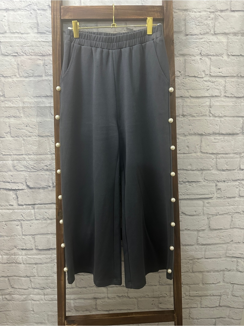 entro blue-grey Wide-Leg Cropped Pants with Pearl Side Buttons
